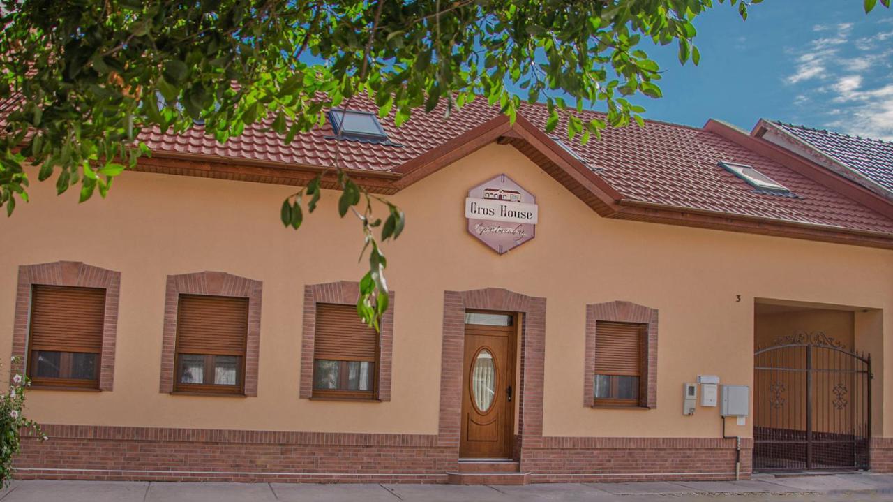 Oros House Apartmanház Orosháza Kültér fotó
