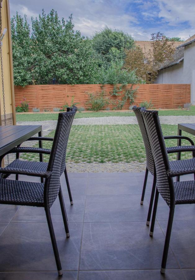 Oros House Apartmanház Orosháza Kültér fotó