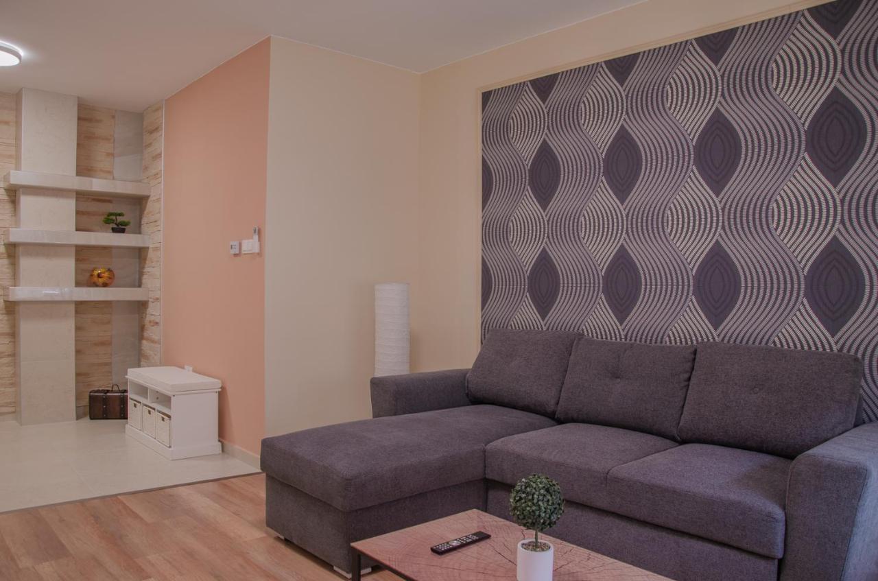 Oros House Apartmanház Orosháza Kültér fotó