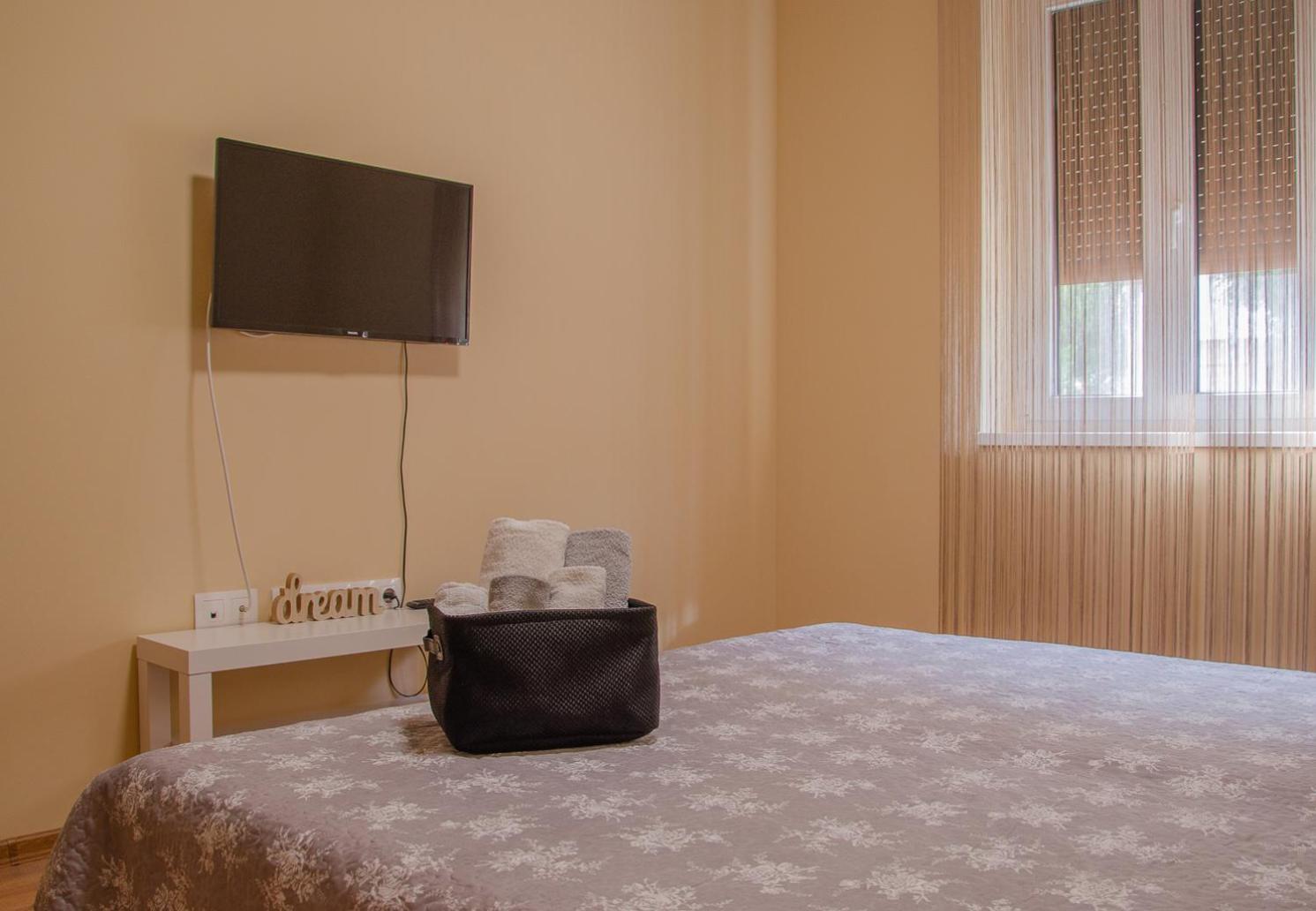 Oros House Apartmanház Orosháza Kültér fotó