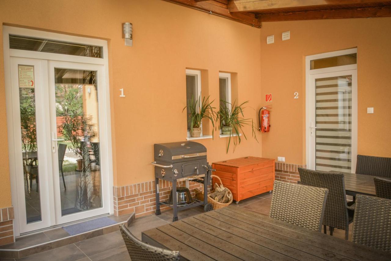 Oros House Apartmanház Orosháza Kültér fotó