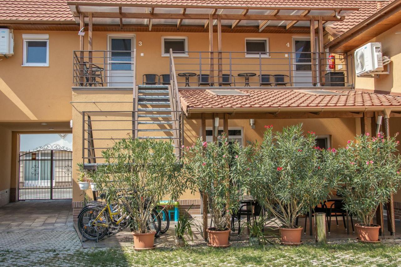 Oros House Apartmanház Orosháza Kültér fotó