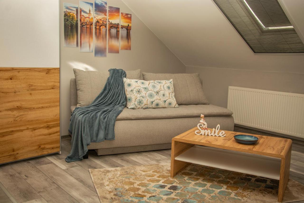 Oros House Apartmanház Orosháza Kültér fotó