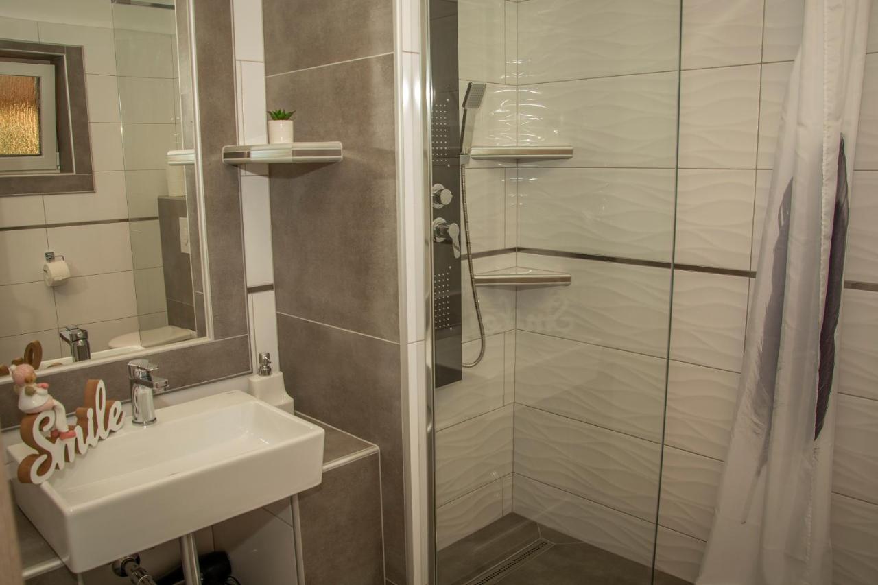 Oros House Apartmanház Orosháza Kültér fotó