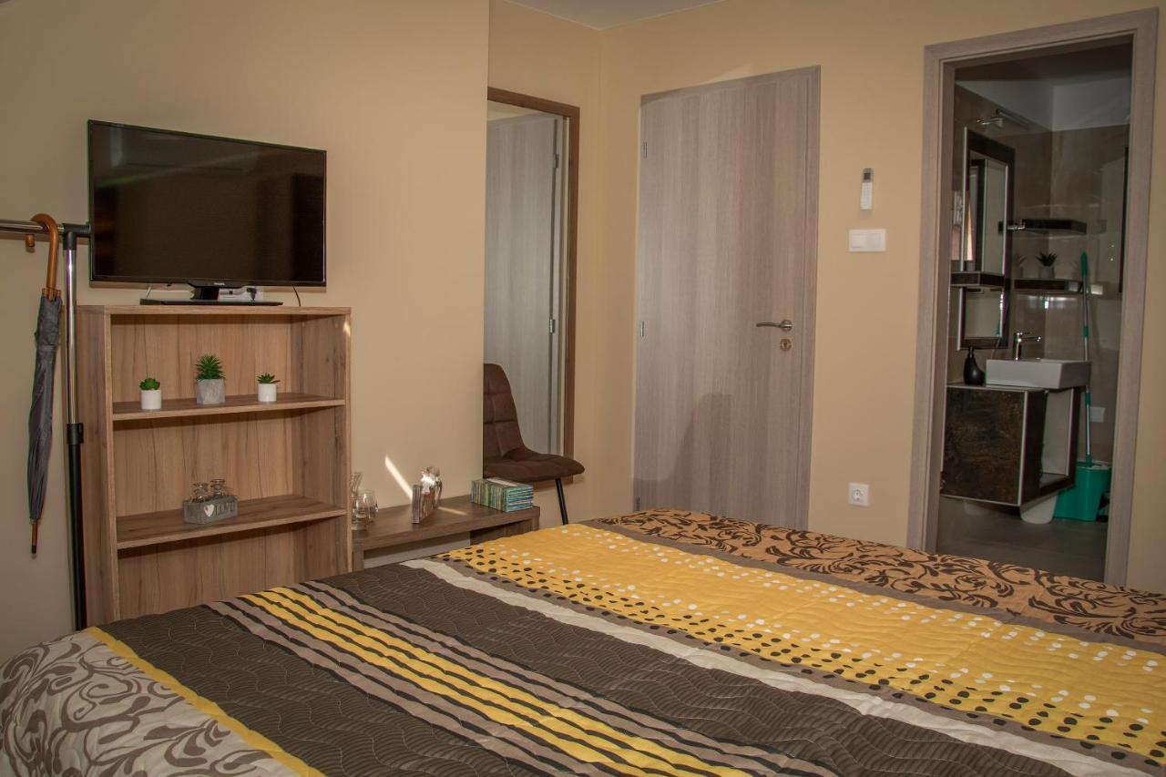 Oros House Apartmanház Orosháza Kültér fotó